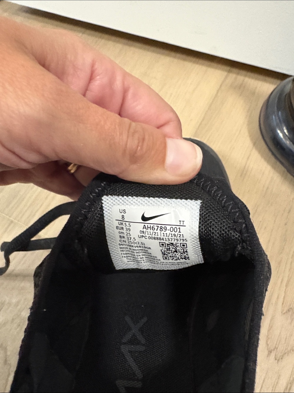 Nike Air Max 270 Women's Black and White Athletic Sneakers - Picture 2 of 6